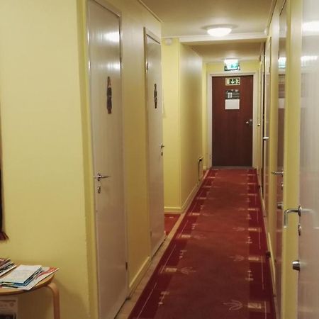 Guesthouse Outa Рованиеми Экстерьер фото